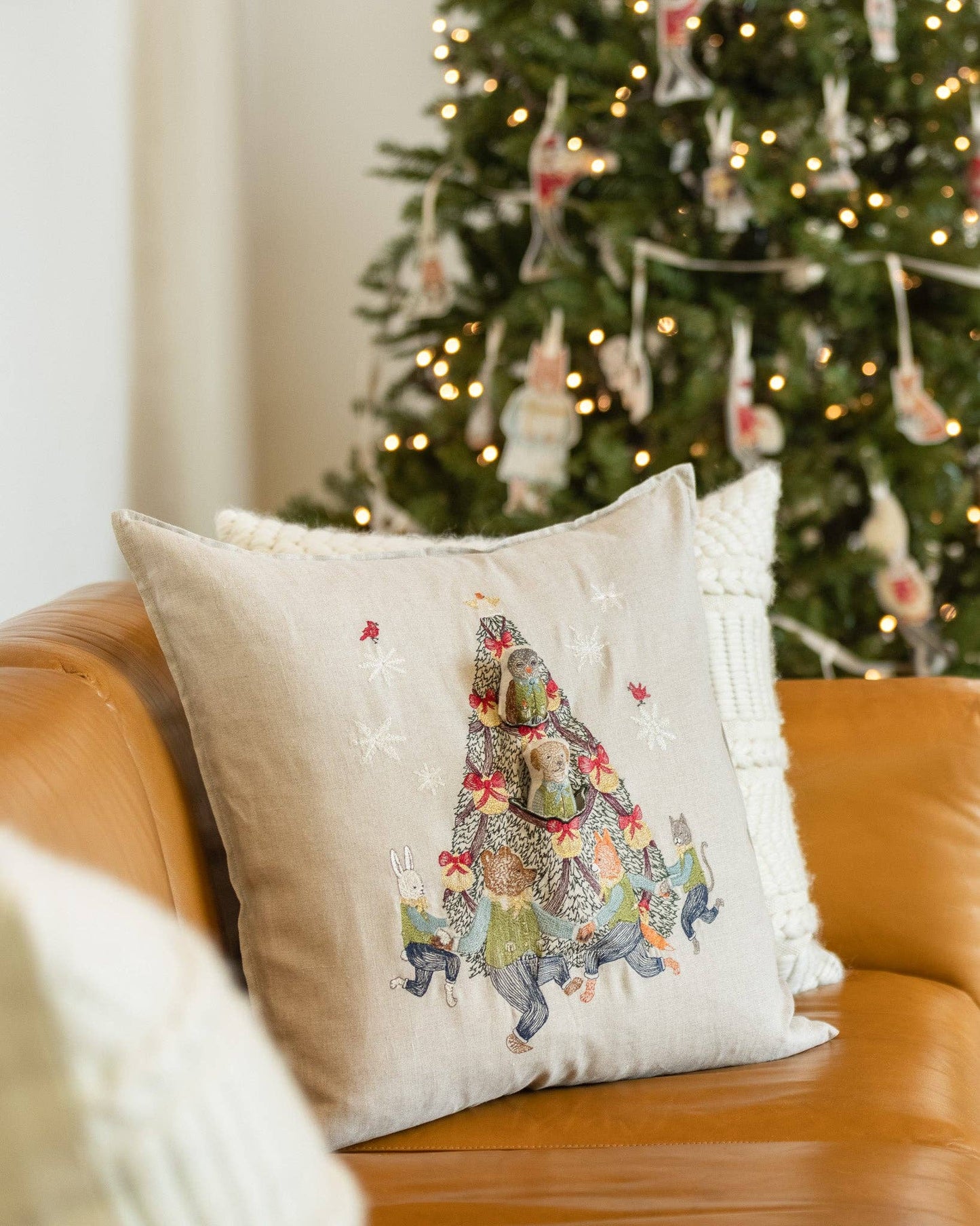 Rocking Christmas Tree Pocket Pillow: Pillow Cover with Insert