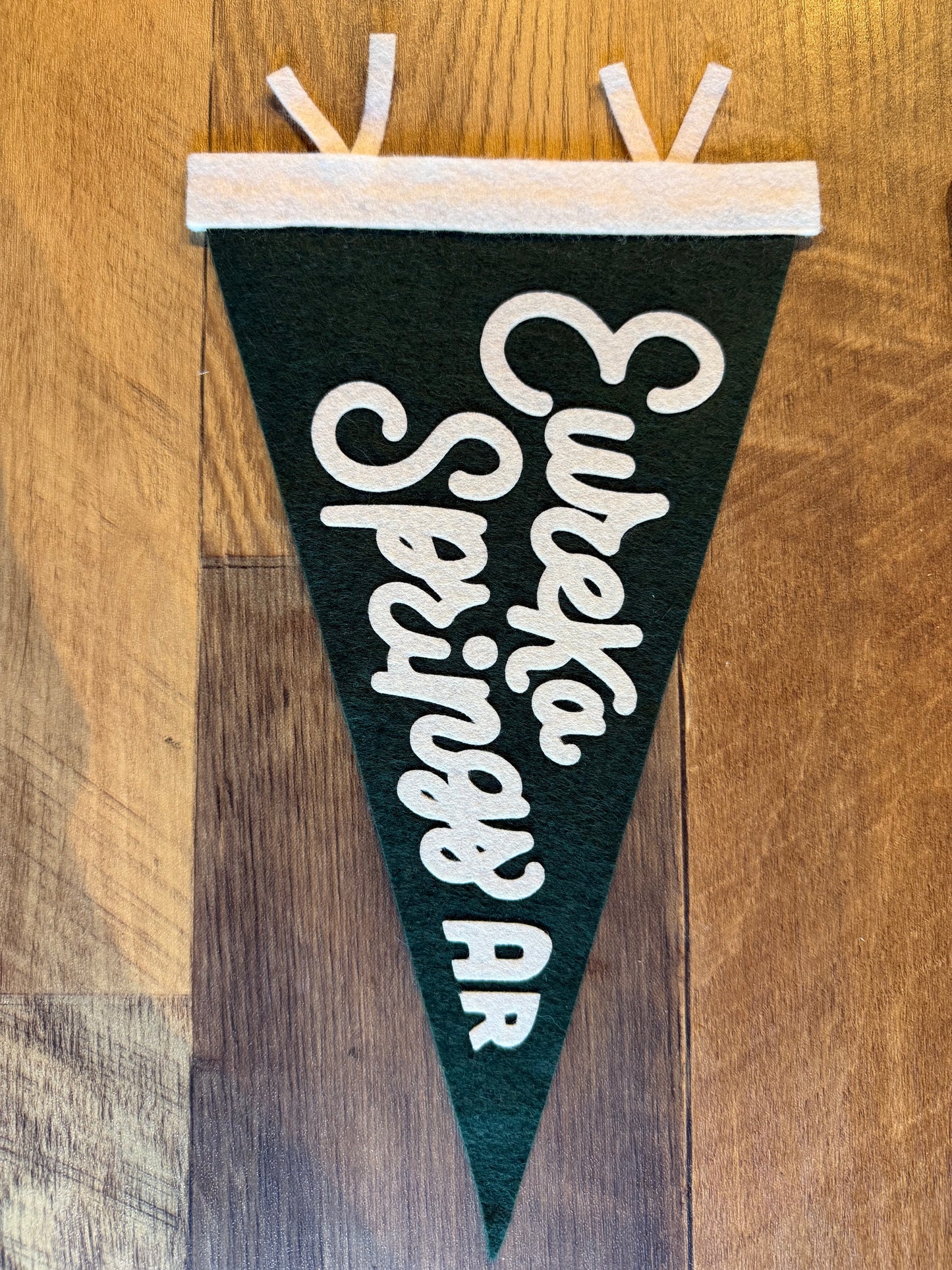 Eureka Springs, AR Vintage Style Pennant