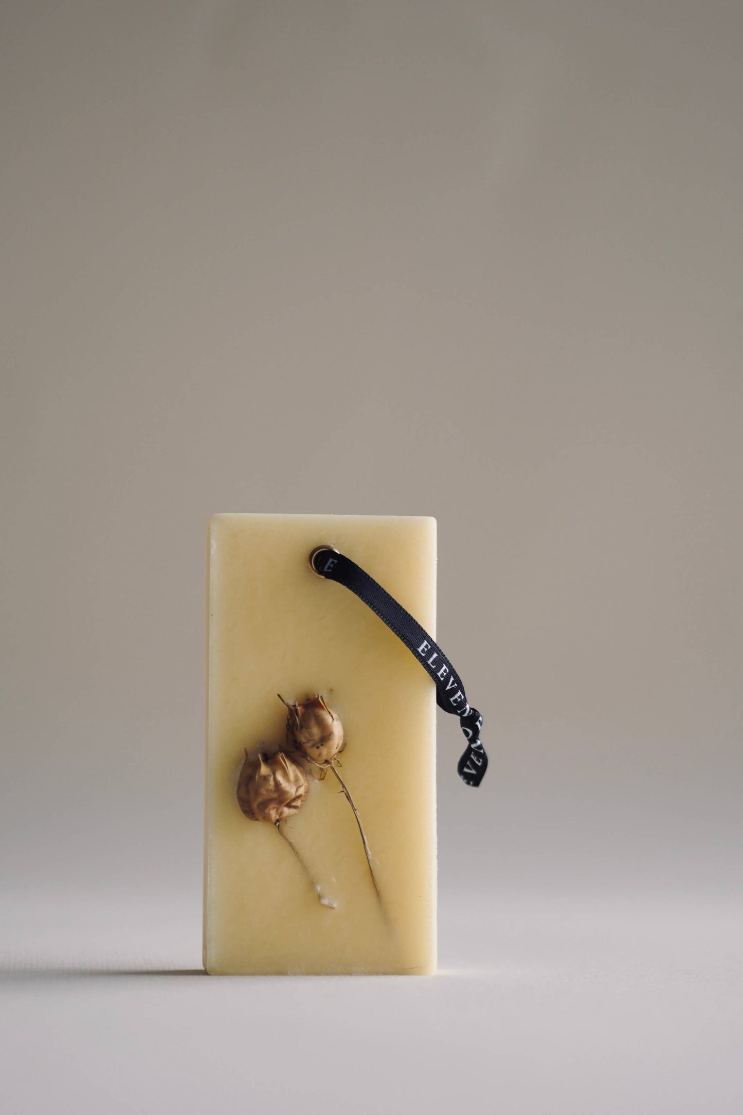 Natural Soy Wax Bar Freshener with Botanical Elements