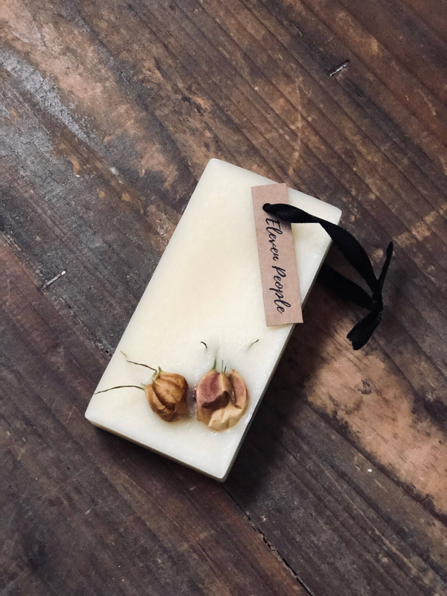 Natural Soy Wax Bar Freshener with Botanical Elements